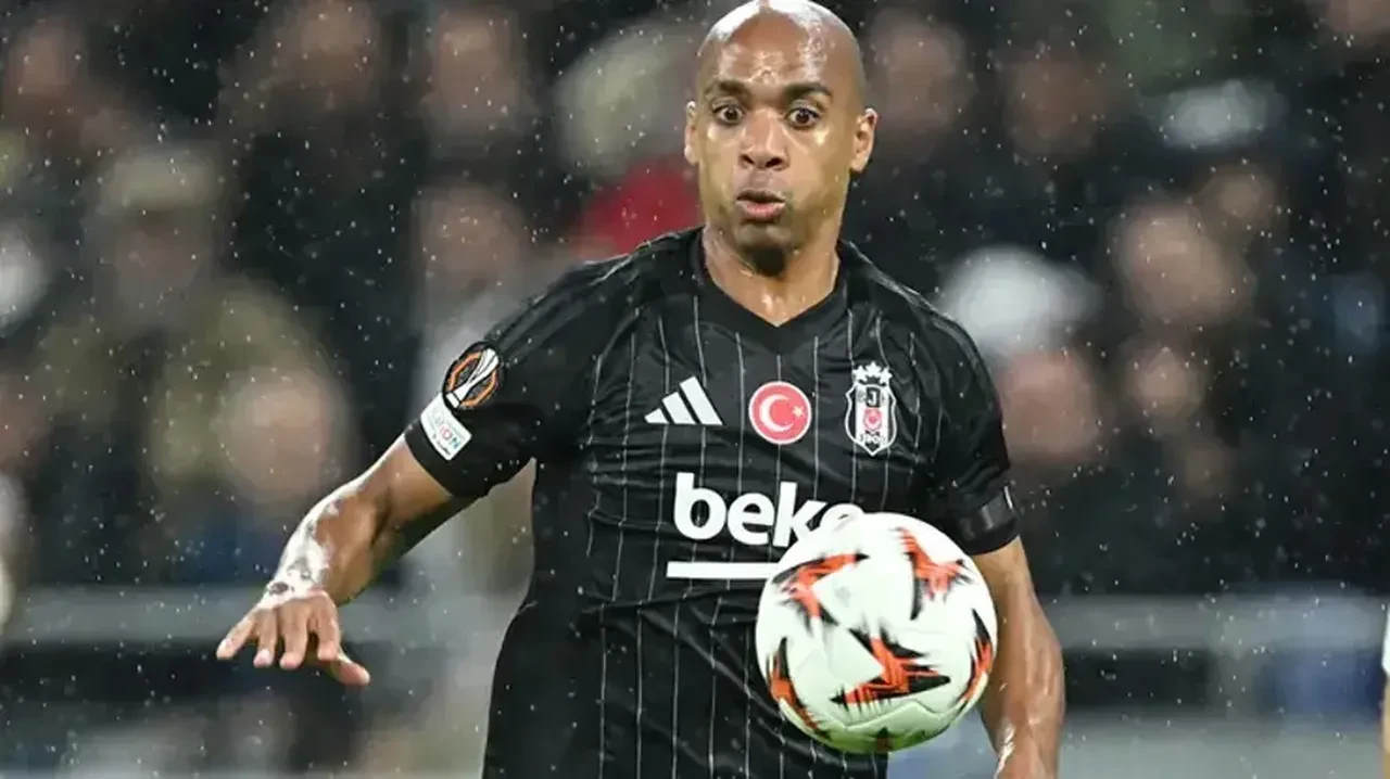 Beşiktaş'ta büyük temizlik: Sergen Yalçın ile devam kararı sonrası 9 futbolcunun bileti kesildi!