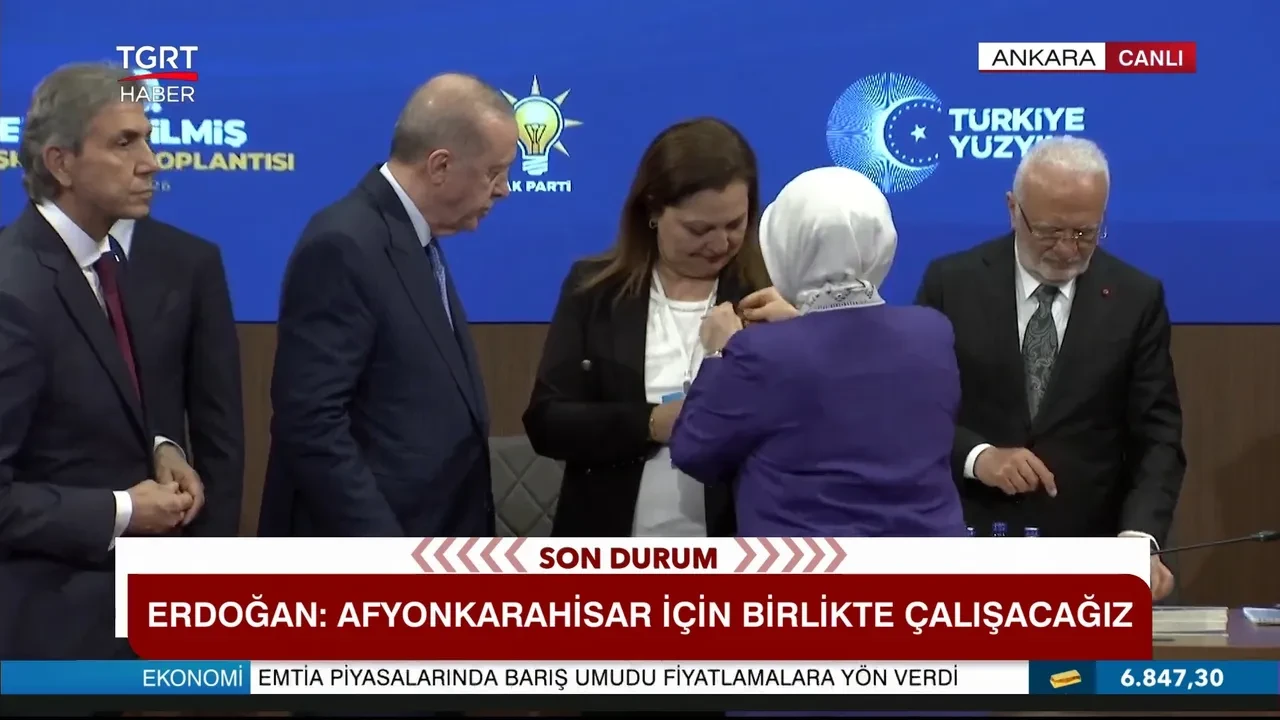 Cumhurbaşkanı Erdoğan açıkladı! Burcu Köksal AK Parti'ye katıldı: "Afyonkarahisar için birlikte çalışacağız"
