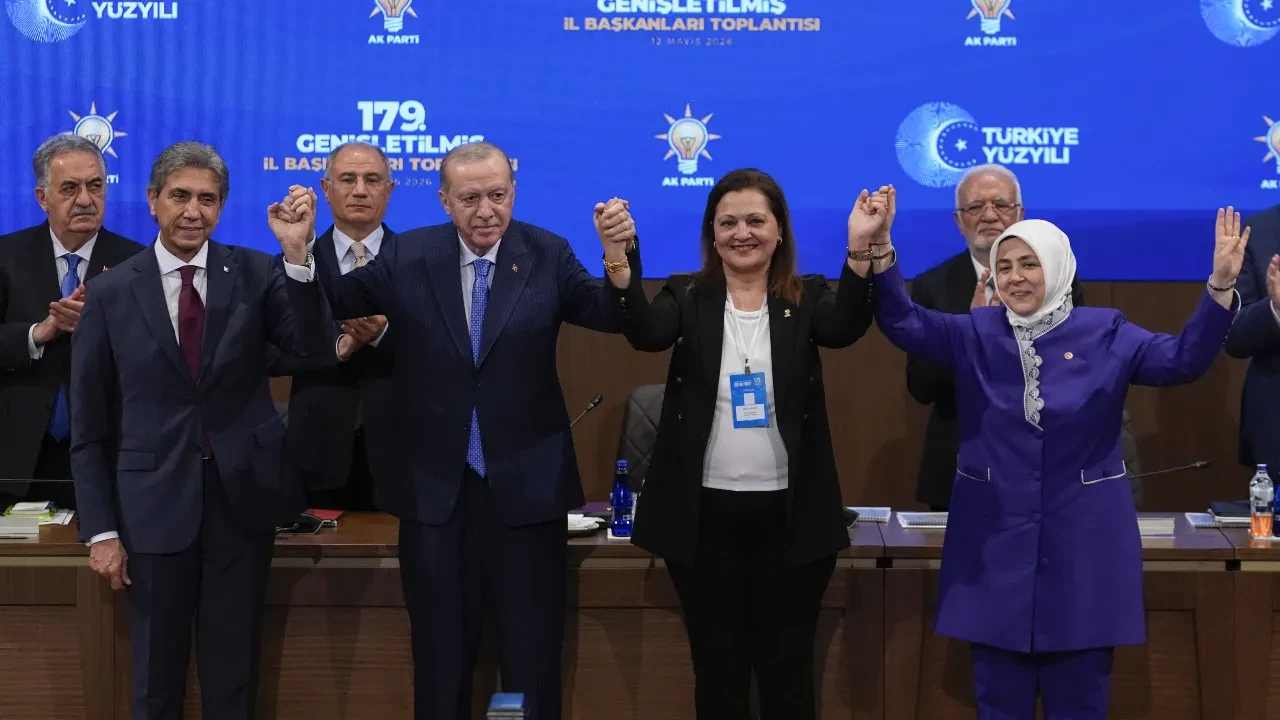 Cumhurbaşkanı Erdoğan açıkladı! Burcu Köksal AK Parti'ye katıldı: 