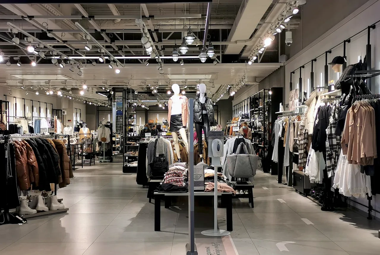 Markaların büyük outlet oyunu: Ucuz diye satılan ürün aslında 'fason' olabilir