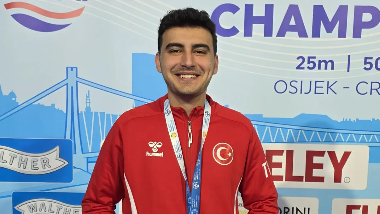Milli atıcı Fahrettin Can Er'den gümüş madalya