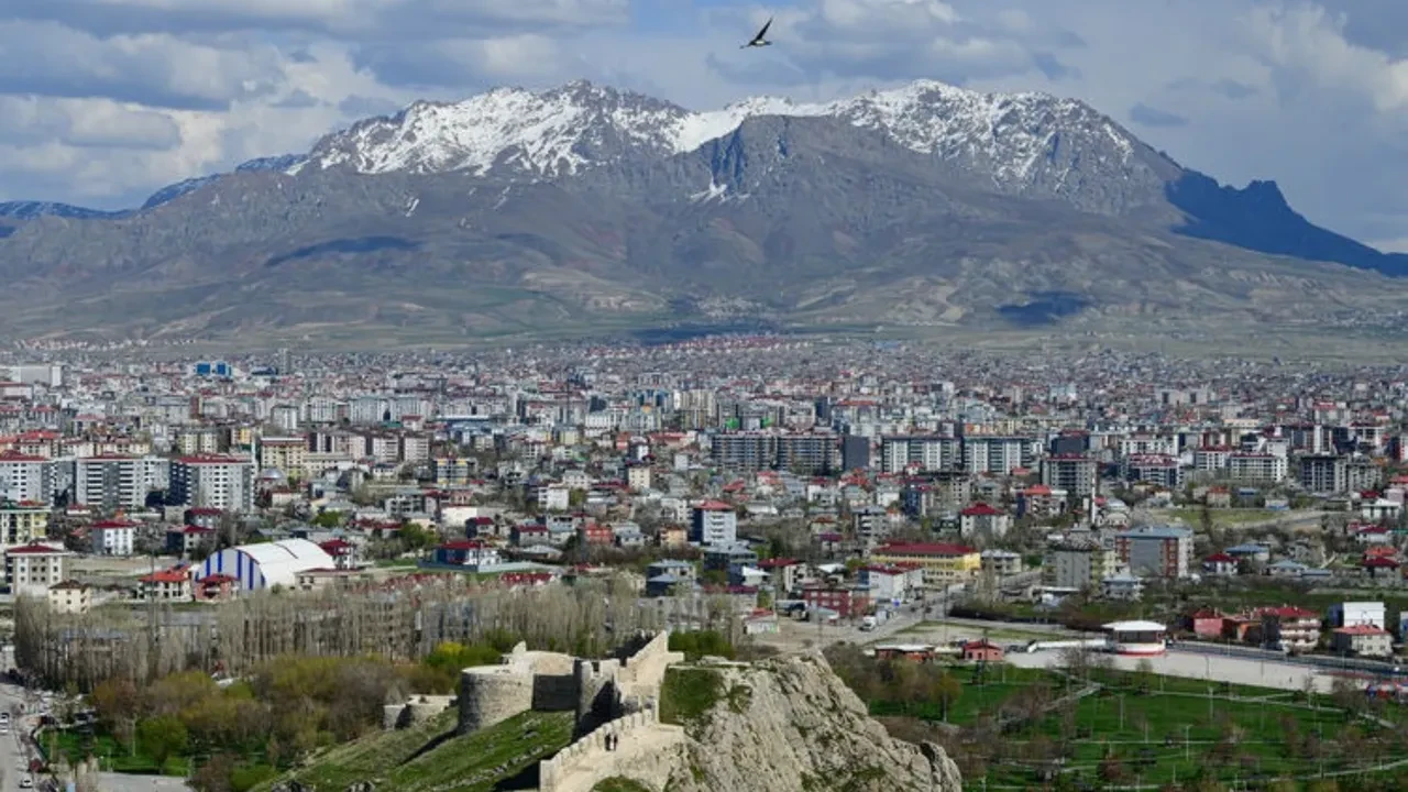 Türkiye’nin en kalabalık ailelerinin yaşadığı iller belli oldu! Tunceli’den çıkan sonuç istatistikleri altüst etti