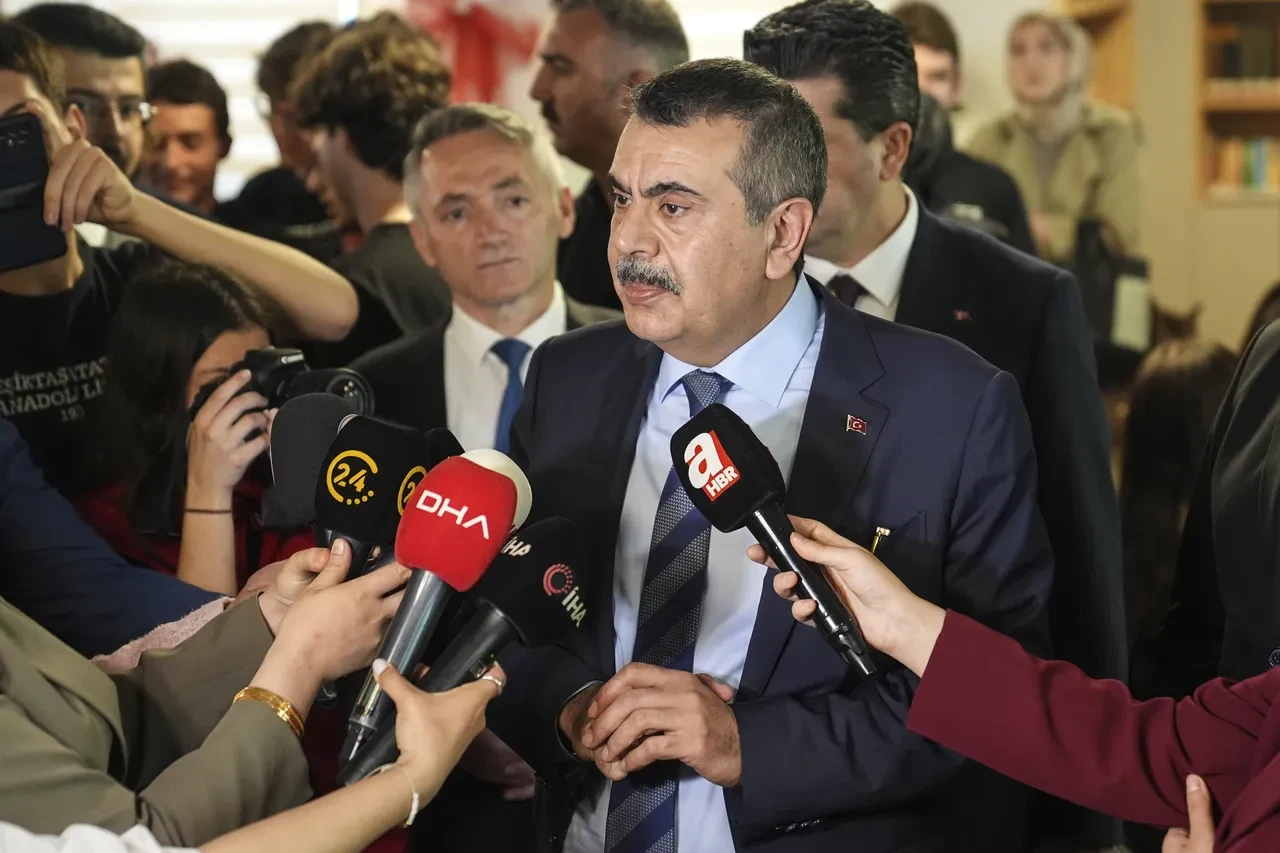 'Üniversiteye başlama yaşı 15'e düşecek' iddiasına Bakan Tekin'den cevap