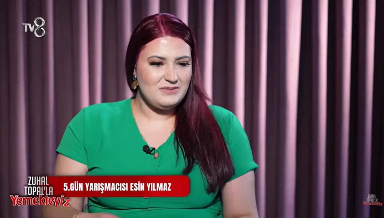 Yemekteyiz Esin Yılmaz kimdir, aslen nereli? Yemekteyiz final günü yarışmacısı sosyal medyada beğeni aldı