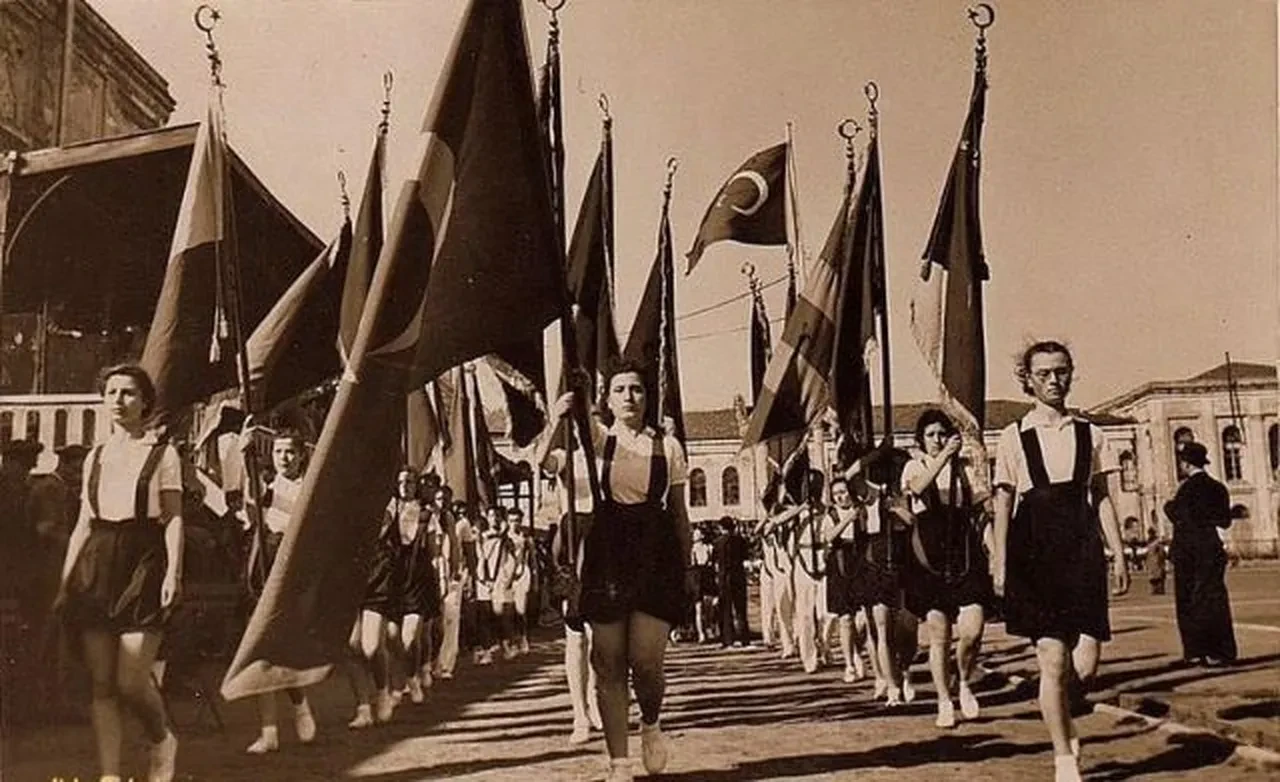 19 Mayıs resmî tatil mi? 19 Mayıs 2026 hangi güne denk geliyor: Okullar tatil mi?