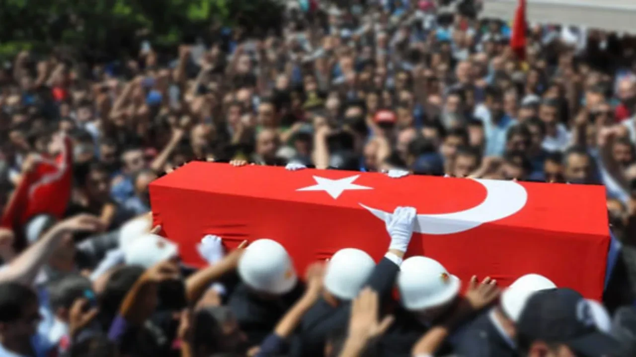 AK Parti'den şehit yakınları için yeni düzenleme: İki asgari ücret bağlanacak
