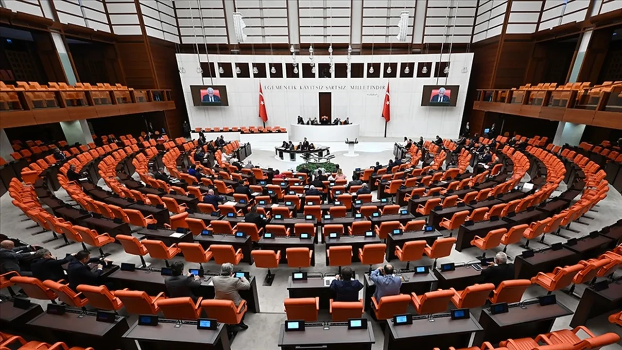 AK Parti'den şehit yakınları için yeni düzenleme: İki asgari ücret bağlanacak