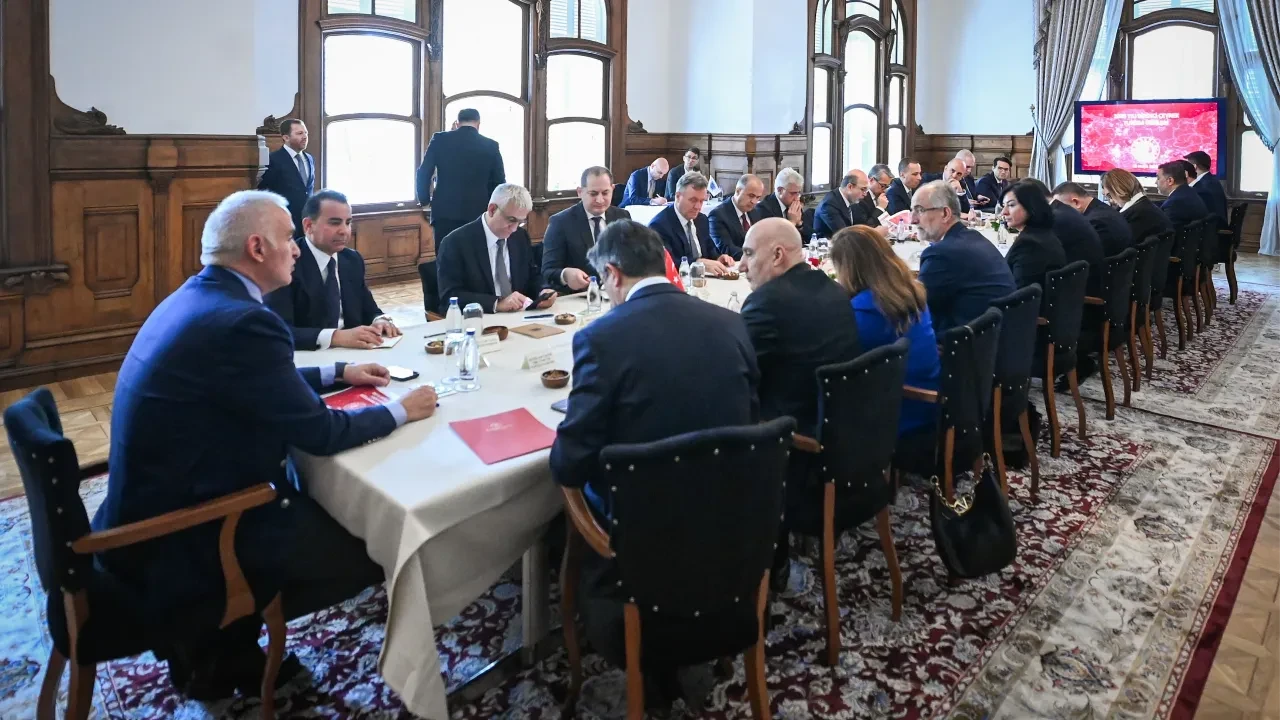Bankacılık ve turizm zirvesinde kritik buluşma! Stratejiler masaya yatırıldı