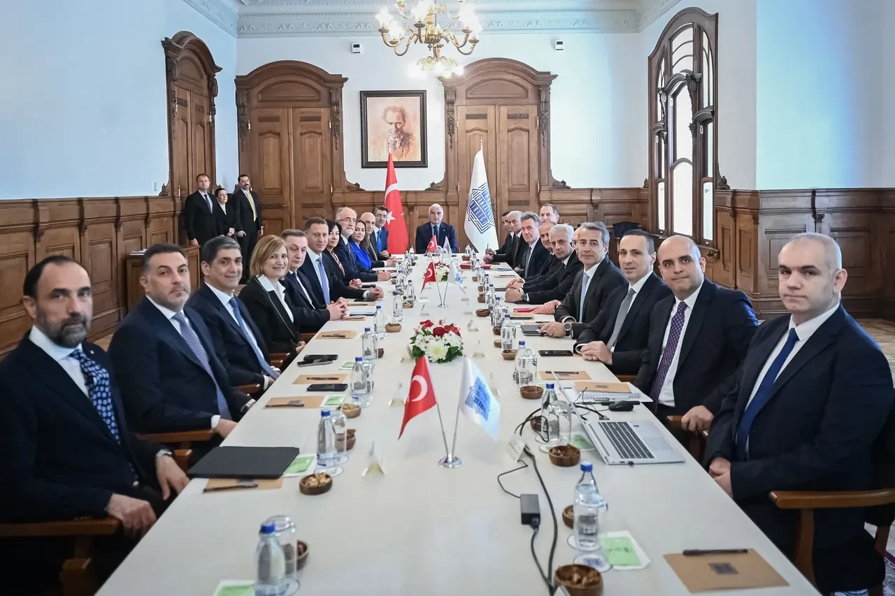 Bankacılık ve turizm zirvesinde kritik buluşma! Stratejiler masaya yatırıldı