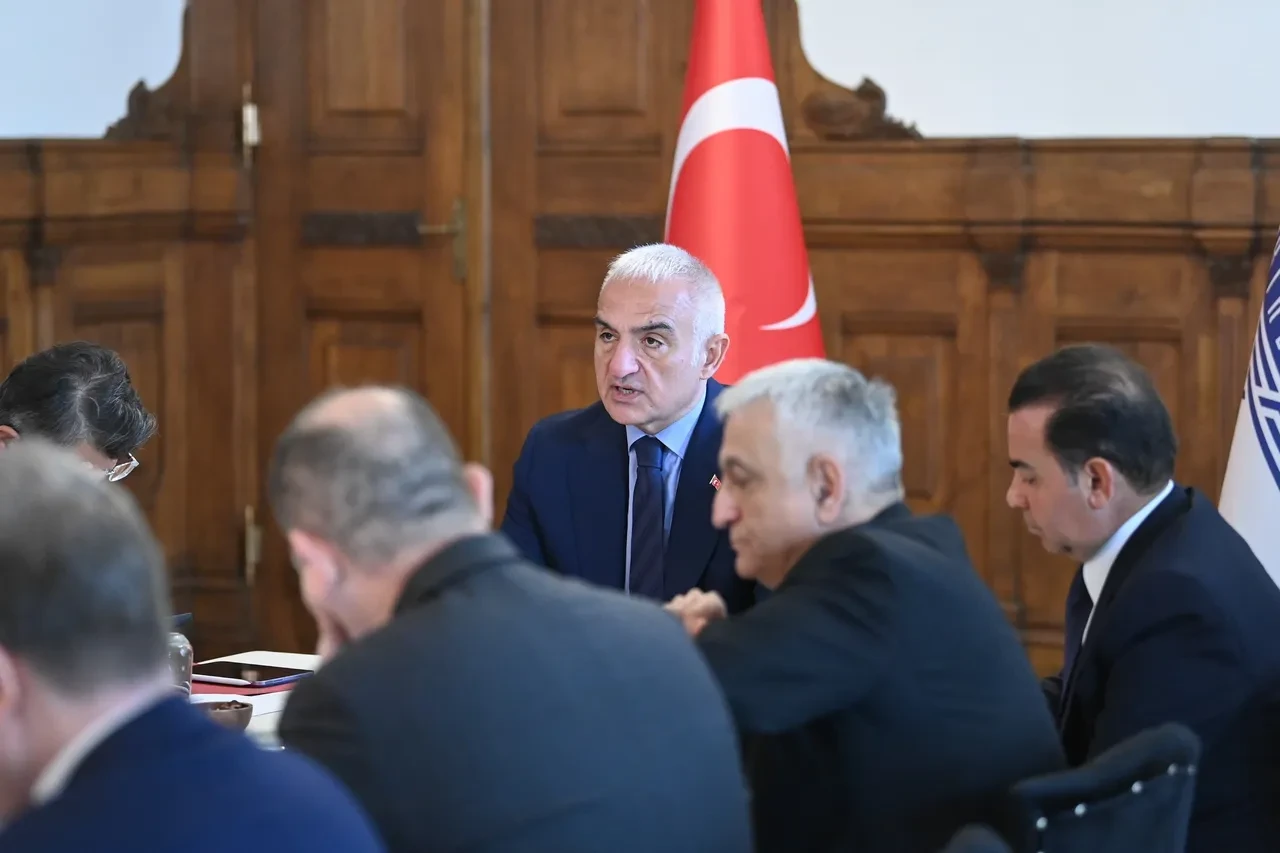 Bankacılık ve turizm zirvesinde kritik buluşma! Stratejiler masaya yatırıldı