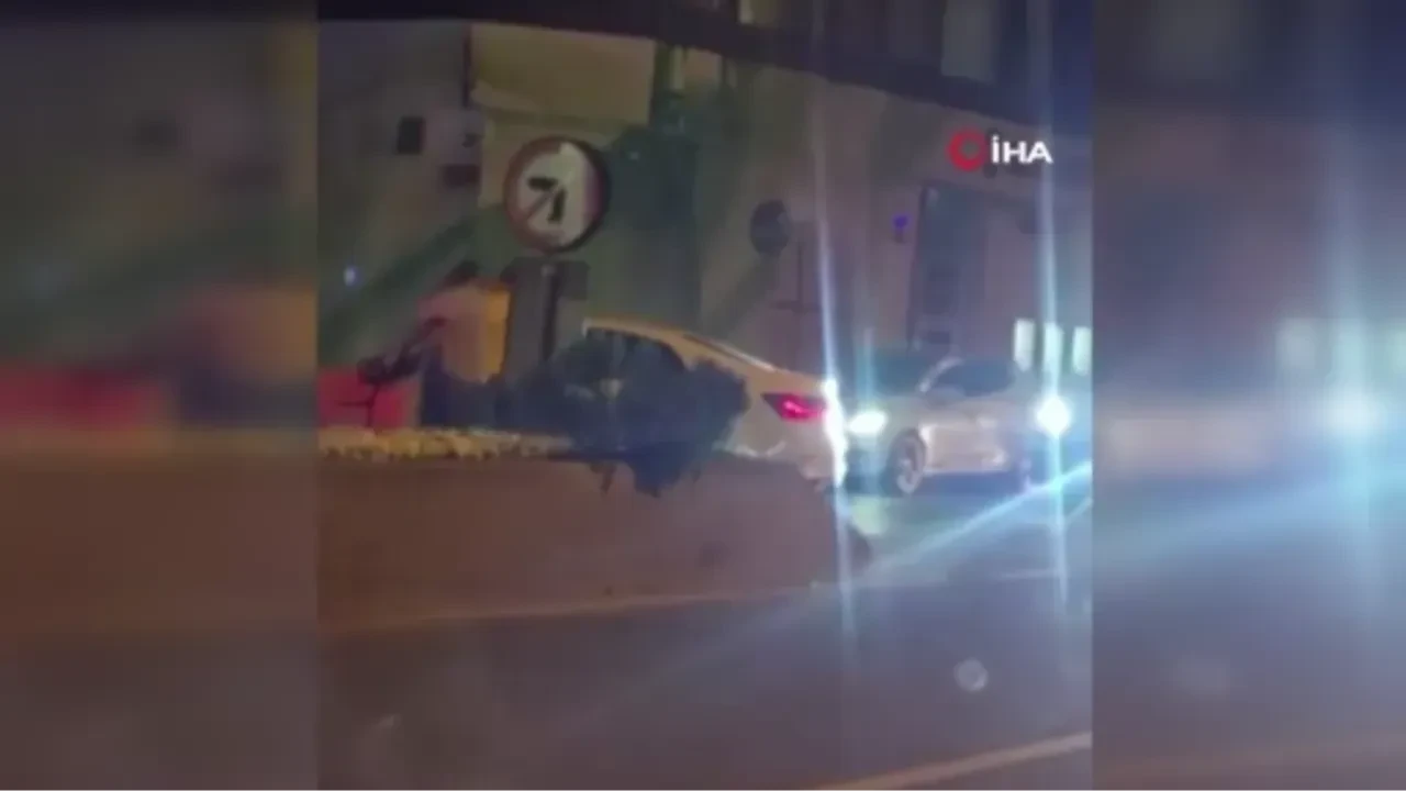Bayrampaşa’da ‘U’ dönüşü kavgası: Darp anı kamerada!