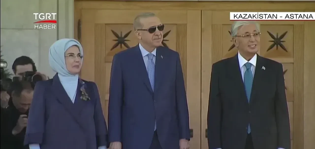 Cumhurbaşkanı Erdoğan'a Kazakistan'da görkemli karşılama