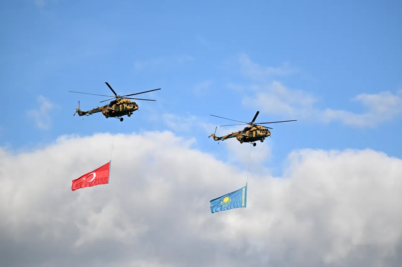 Cumhurbaşkanı Erdoğan'a Kazakistan'da görkemli karşılama