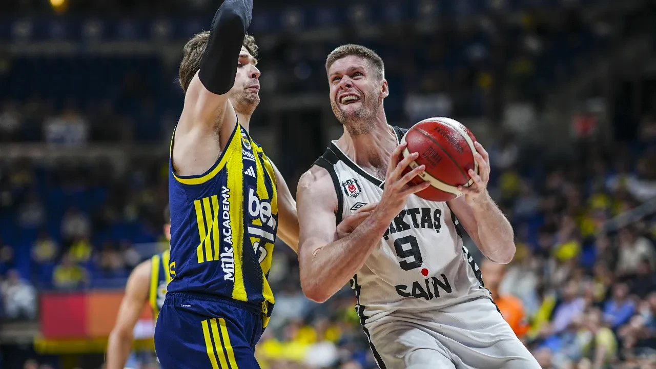 Derbide kazanan Beşiktaş GAİN! Siyah-beyazlılar, Fenerbahçe Beko'yu mağlup etti
