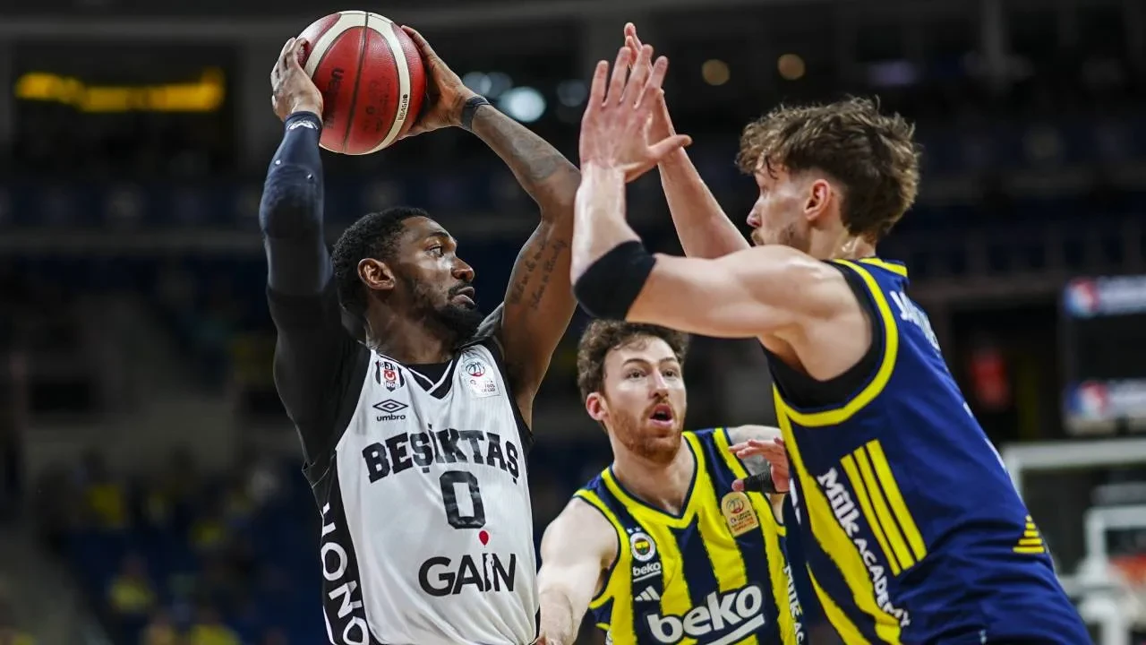 Derbide kazanan Beşiktaş GAİN! Siyah-beyazlılar, Fenerbahçe Beko'yu mağlup etti