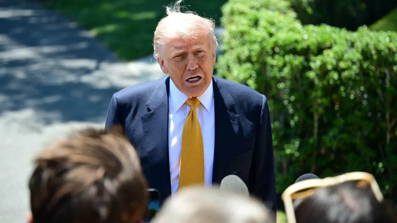 Donald Trump'tan ABD medyasına 'vatana ihanet' suçlaması