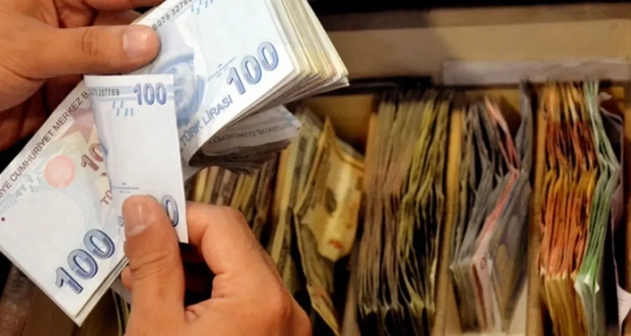 Emekli maaşlarına seyyanen zam yapılacak mı, ne kadar olacak? SSK, Bağ-Kur ve Emekli Sandığı emeklileri için kritik hesaplama!