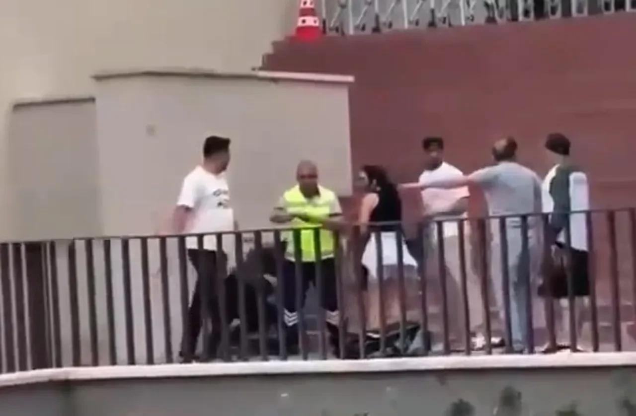 Lucas Torreira'ya yumruklu saldırıdan saniyeler öncesi! Çekilen fotoğrafta dikkat çeken detay