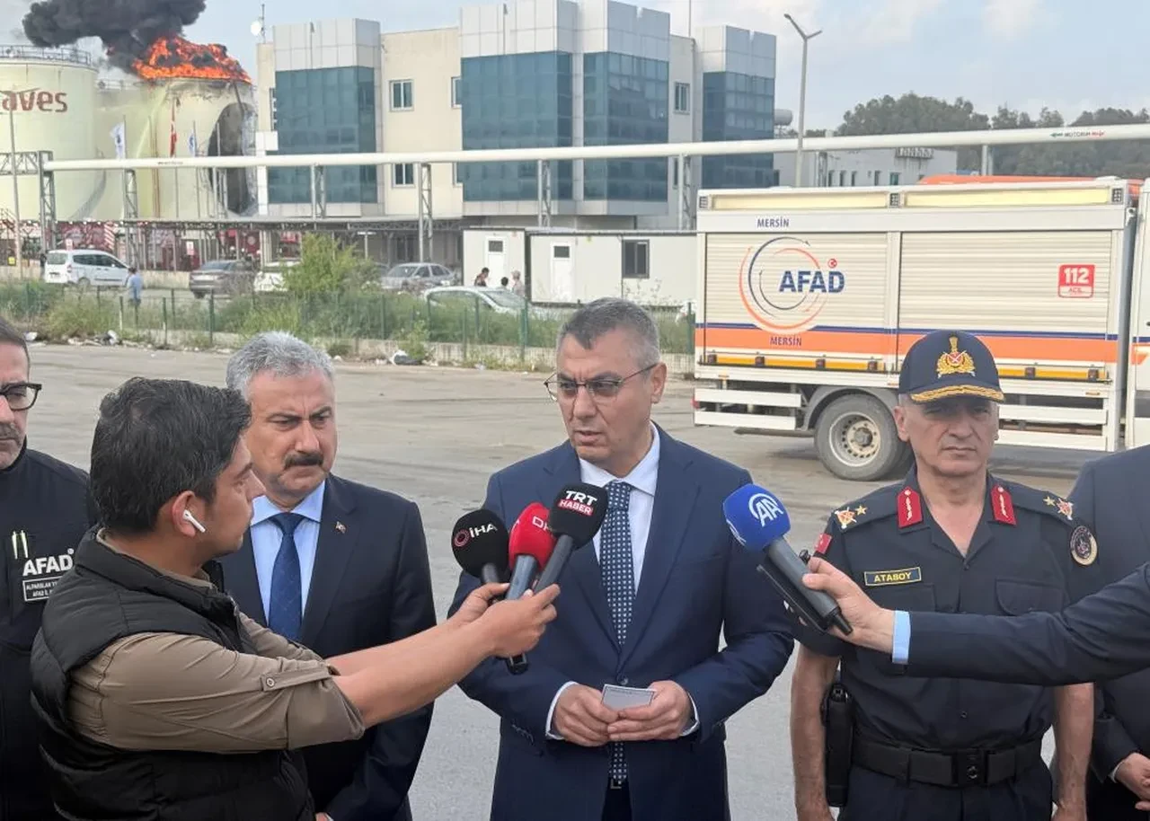 Mersin'de akaryakıt tesisinde yangın: 1 işçi hayatını kaybetti 