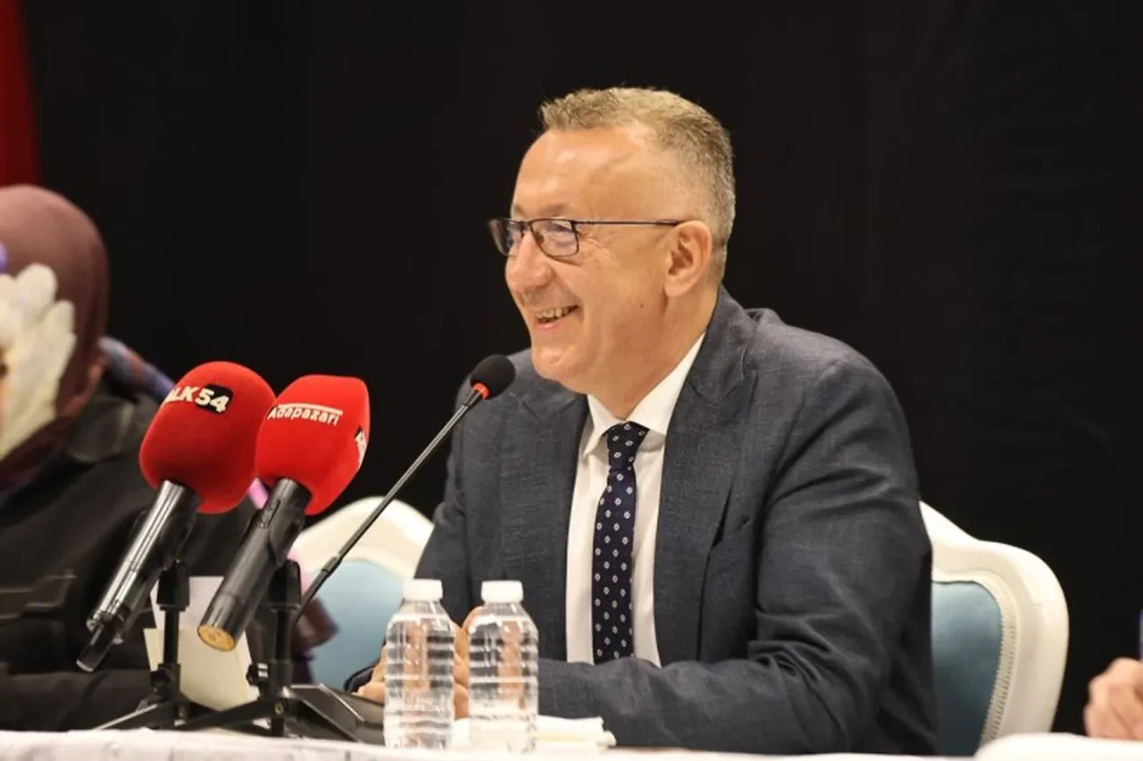 Adapazarı Belediye Başkanı Mutlu Işıksu'nun şantaj davası başladı! 'Yasak aşk' iddiasını ortaya atan genç kızın sözleri duruşmaya damga vurdu
