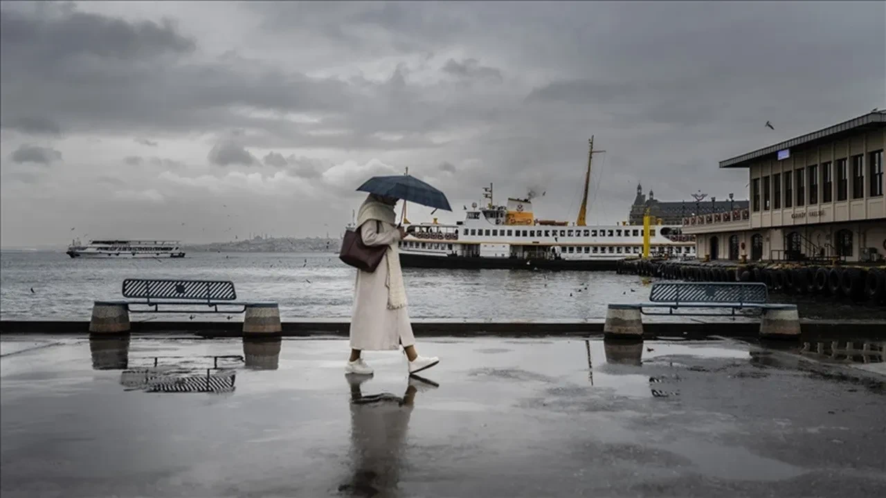 AKOM, İstanbul'u gün vererek uyardı! Sağanak ve serin hava geri dönüyor: Günlerce sürecek