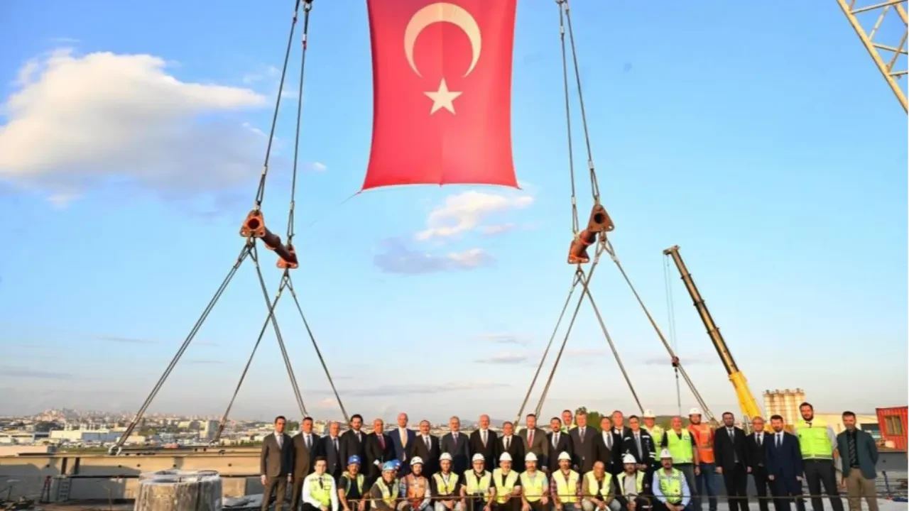 Bakan Uraloğlu duyurdu! 2 bin 450 metre uzunluğundaki pisti 3 bin metreye uzatıyoruz