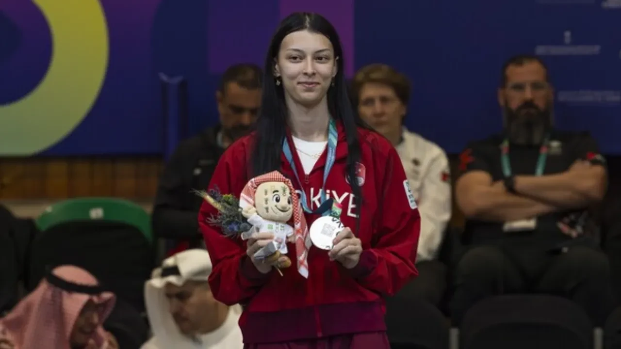 Elif Sude Akgül tekvandoda Avrupa şampiyonu oldu! Elif Sude kariyerinde ilki başardı