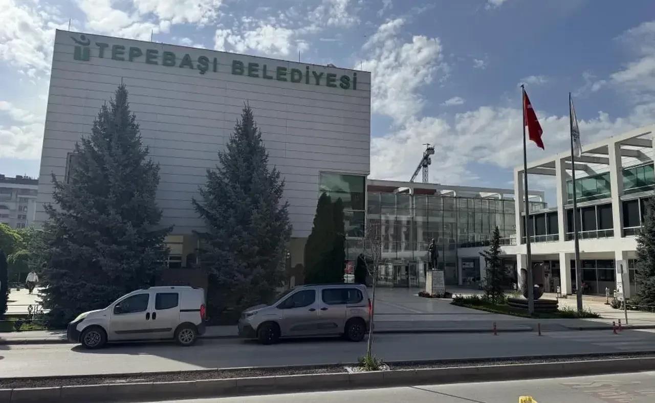 Eskişehir Tepebaşı Belediyesine operasyon! Çok sayıda gözaltı var