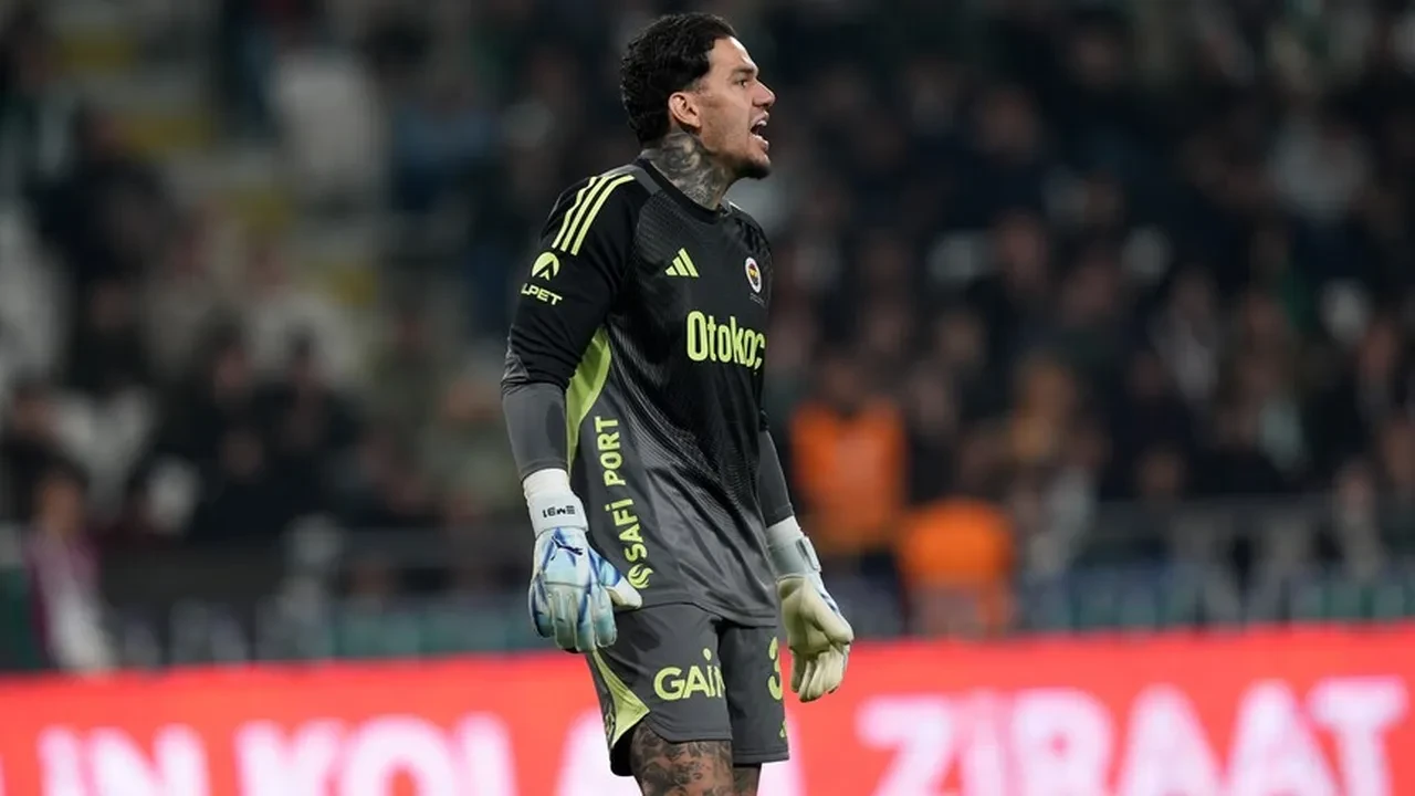 Fenerbahçe'de kale için rota komşu'ya kırıldı: Ederson gidiyor, Yunan yıldız geliyor!
