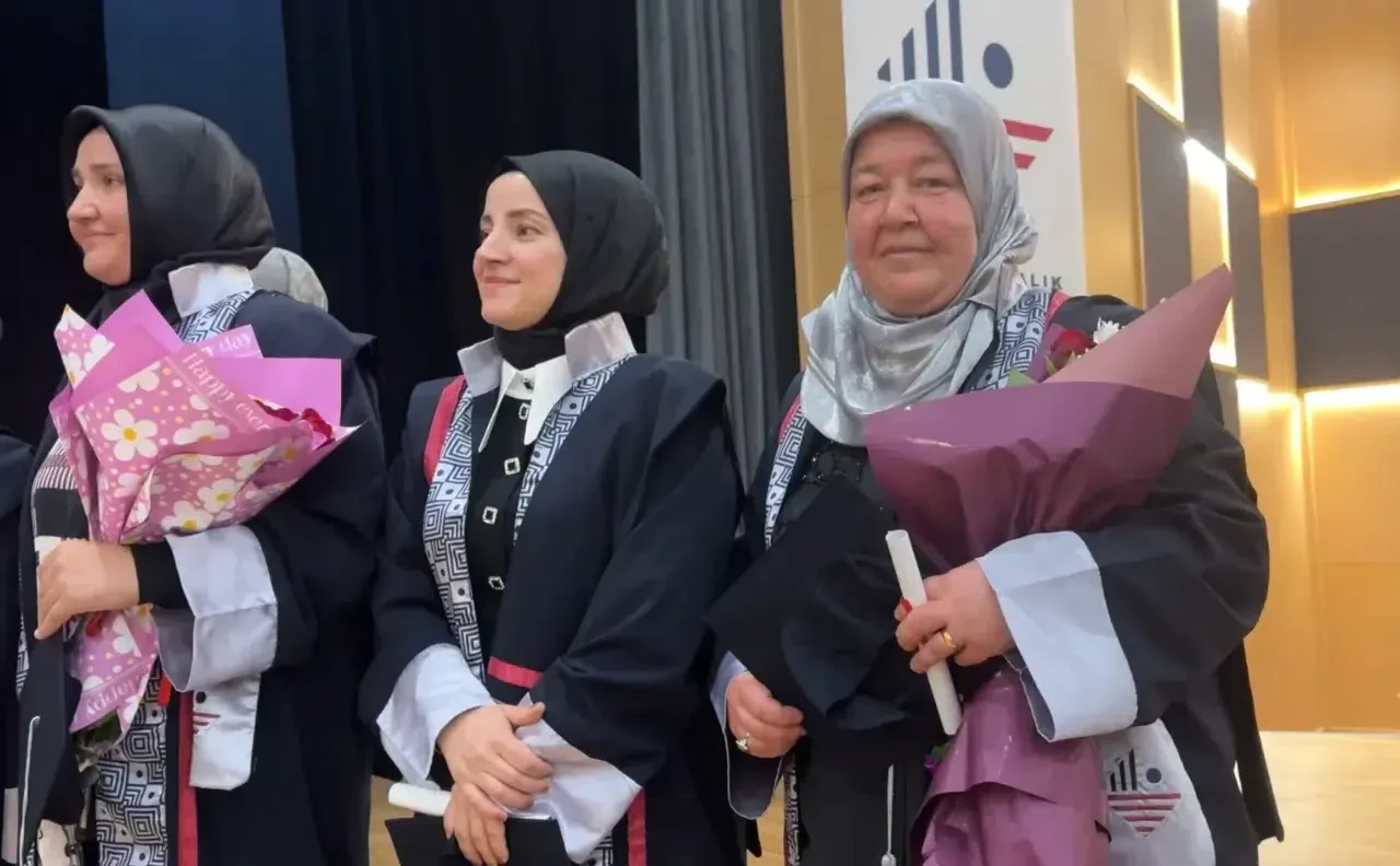 Gül Alcellat 53 yaşında mezun oldu! 4 torun sahibi kadın okumanın yaşı yok dedirtti