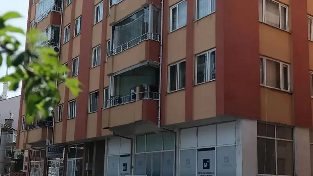 Hocasının evinde dehşeti yaşadı! Elinden kaçıp yarı çıplak balkondan atladı: İfadesinde her şeyi itiraf etti 