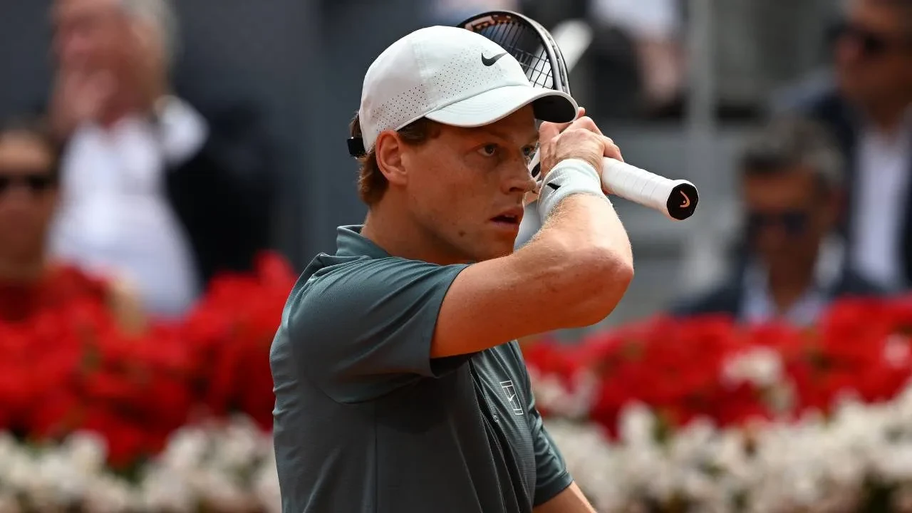 Jannik Sinner, Novak Djokovic'in rekorunu kırdı! İtalyan raketten tarihe geçen başarı