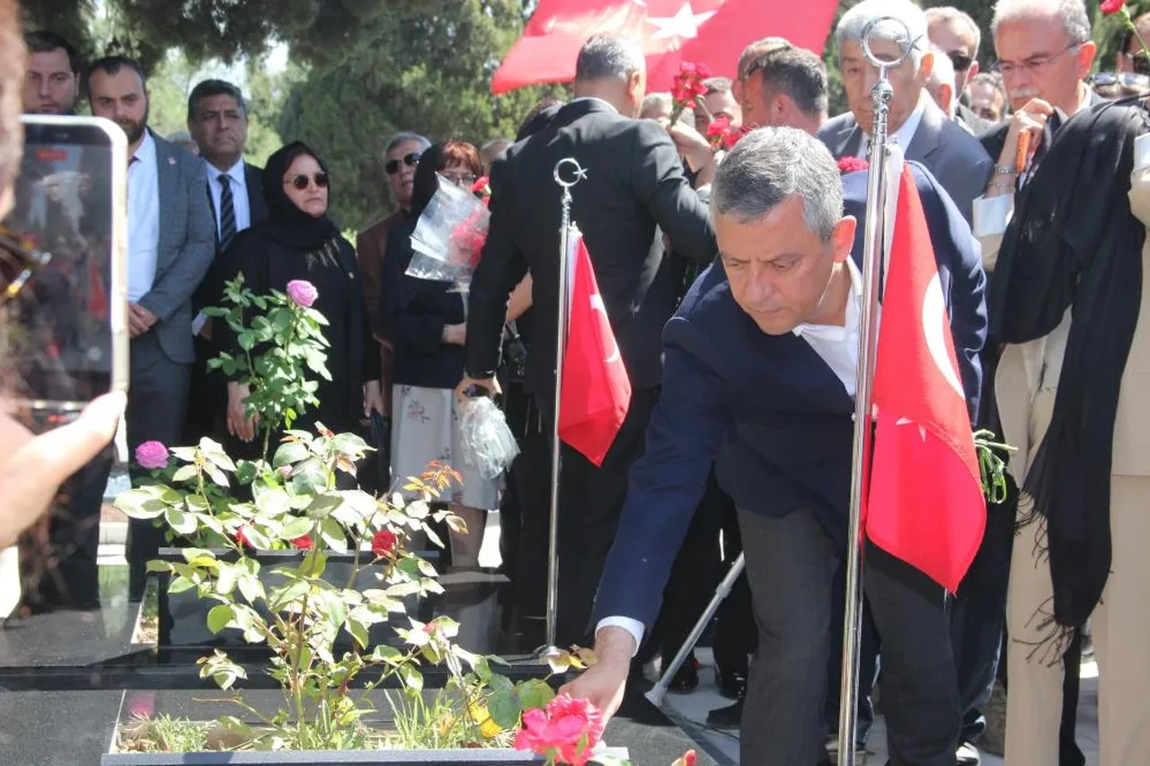 Soma'da 301 madenci facianın 12. yıl dönümünde dualarla anıldı