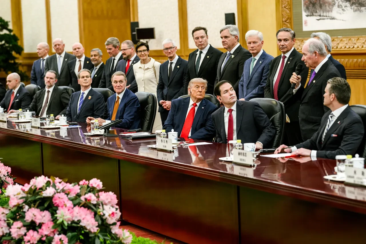 ABD lideri Trump, Çinli mevkidaşı Xi Xinping'i överken gaf yaptı: Çinlileri hedef aldı