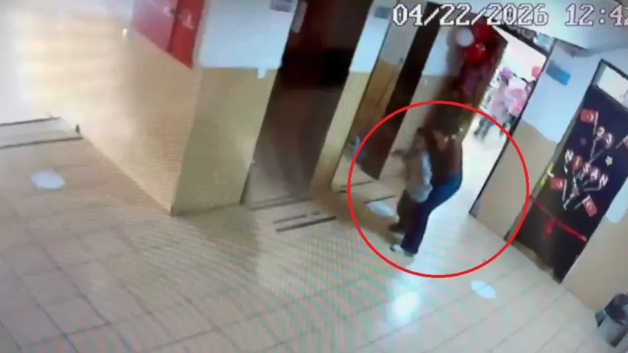 Arka arkaya 2 kez ölümden döndü! Öğretmenlerinin Hemlich manevrasıyla hayata tutunduğu anlar kamerada