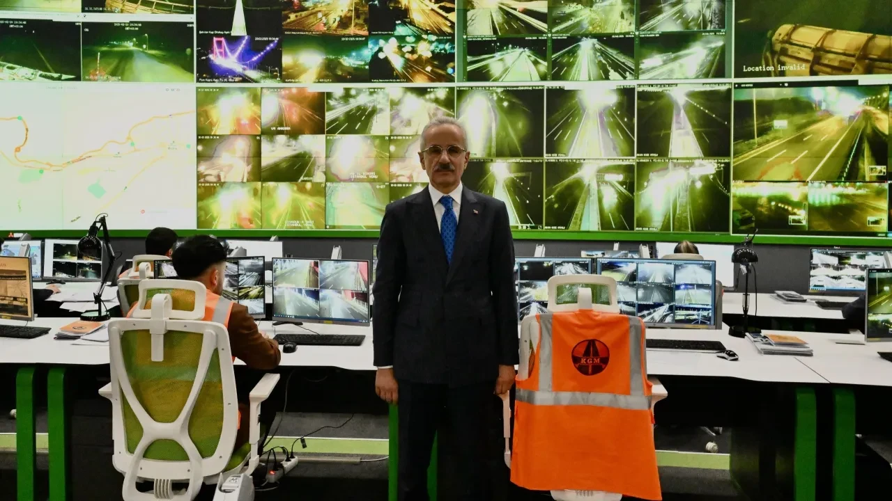 Bakan Uraloğlu’ndan Kurban Bayramı öncesi trafik açıklaması: 'AUS Merkezimizde anlık olarak takip edeceğiz'