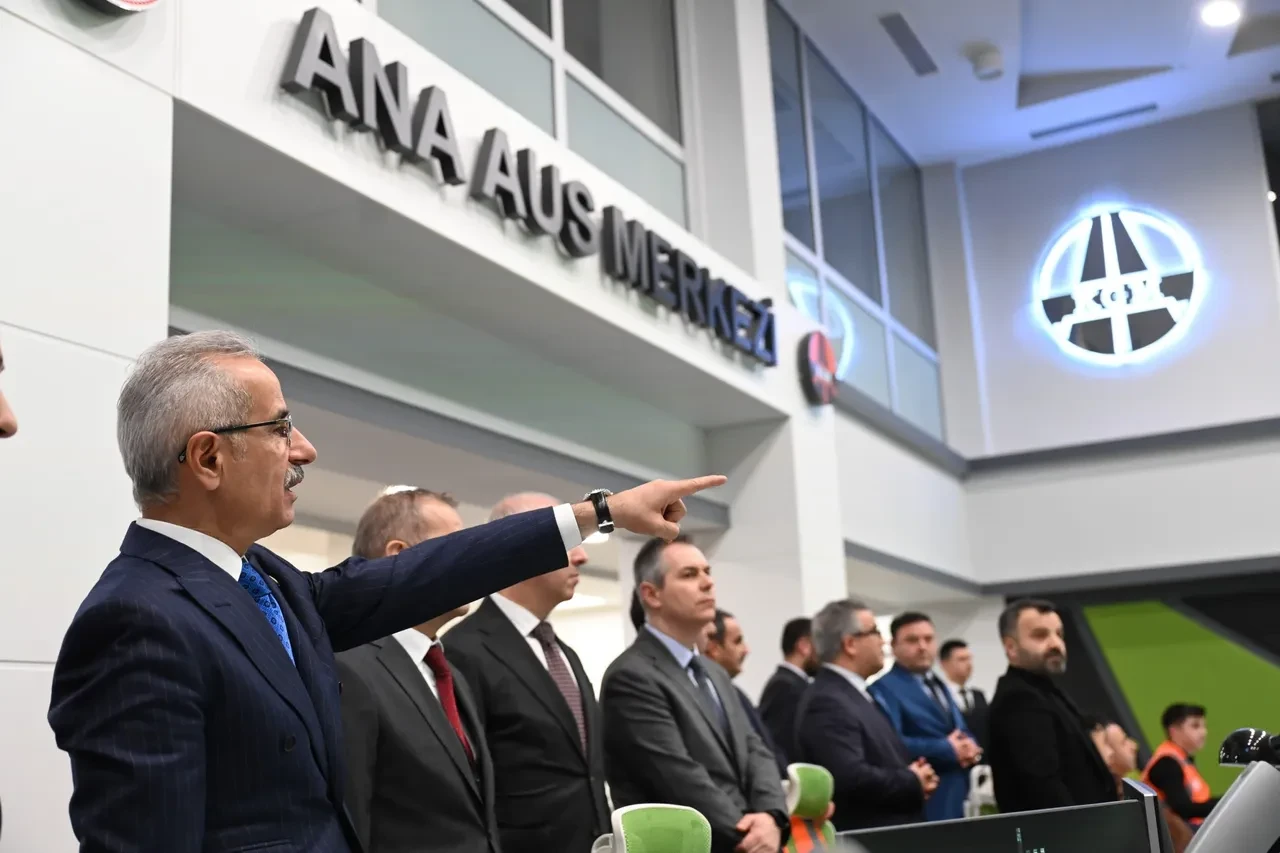 Bakan Uraloğlu’ndan Kurban Bayramı öncesi trafik açıklaması: 'AUS Merkezimizde anlık olarak takip edeceğiz'