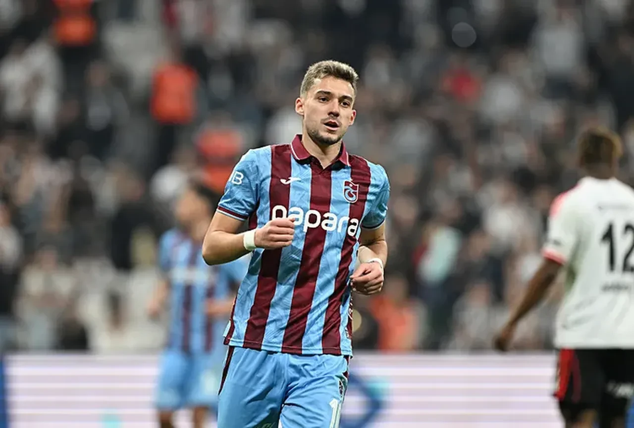 Beşiktaş ve Trabzonspor arasında Ernest Muçi pazarlıkları alev aldı: Arnavut yıldız son kararını verdi! 