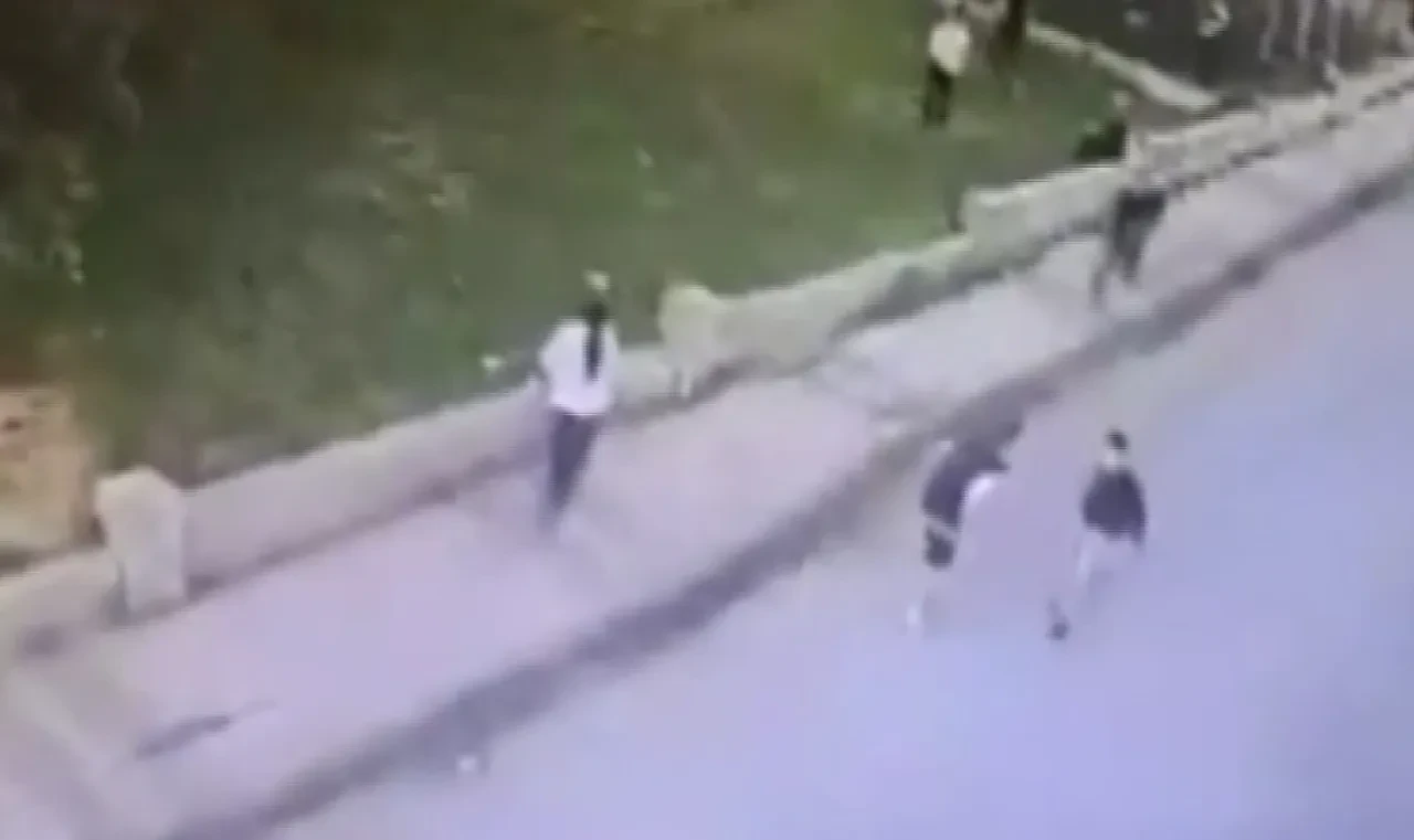 Büyükçekmece'de bıçakla katledilen çocuğun acılı babası konuştu: "Anne ve babaları da yargılanmalı"