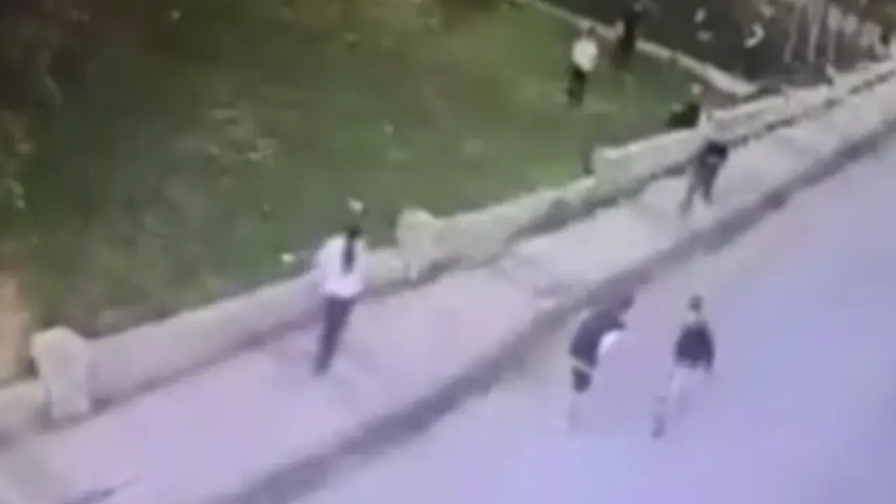 Büyükçekmece’de çocukların kanlı kavgası: 16 yaşındaki genç hayatını kaybetti, saldırganlar tutuklandı