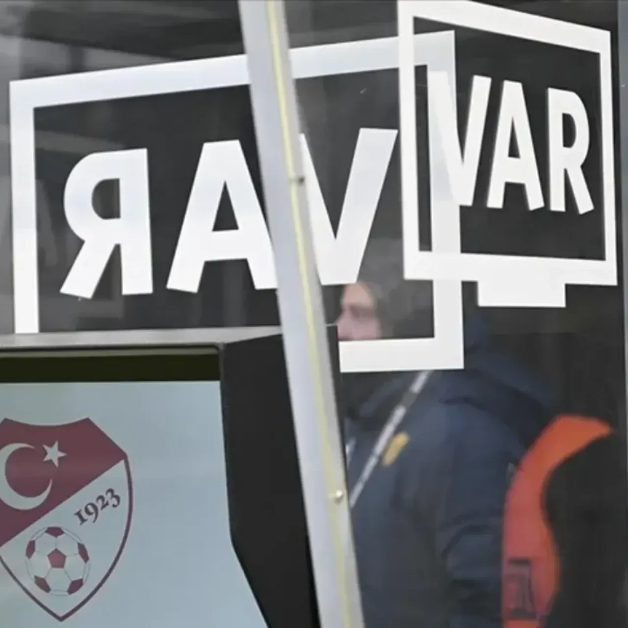 Çaykur Rizespor - Beşiktaş maçının VAR hakemi belli oldu!