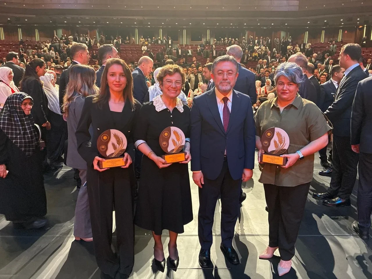 Cumhurbaşkanlığı ödülü alan başarılı çiftçi kadın! Başarı serüveni yürek kabarttı