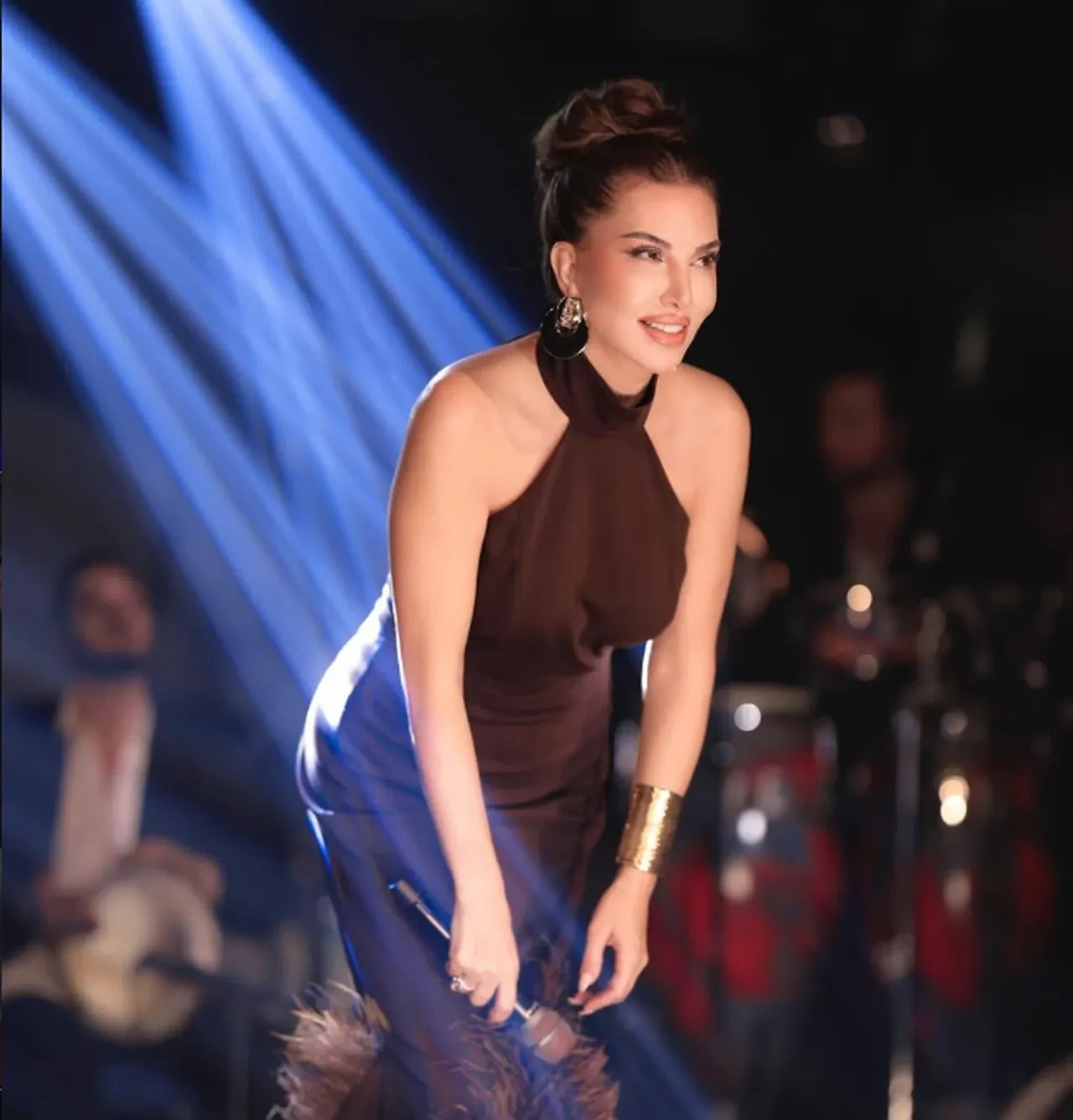 Ebru Yaşar Harbiye'yi salladı! Sahnede sürpriz düet