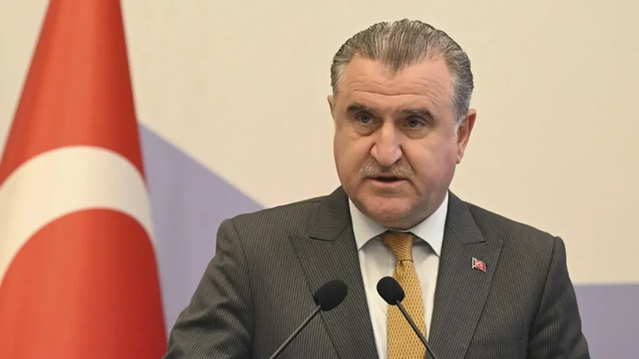 Gençlik ve Spor Bakanı Bak duyurdu: Bakanlığa 2 bin 610 yeni sözleşmeli personel alınacak