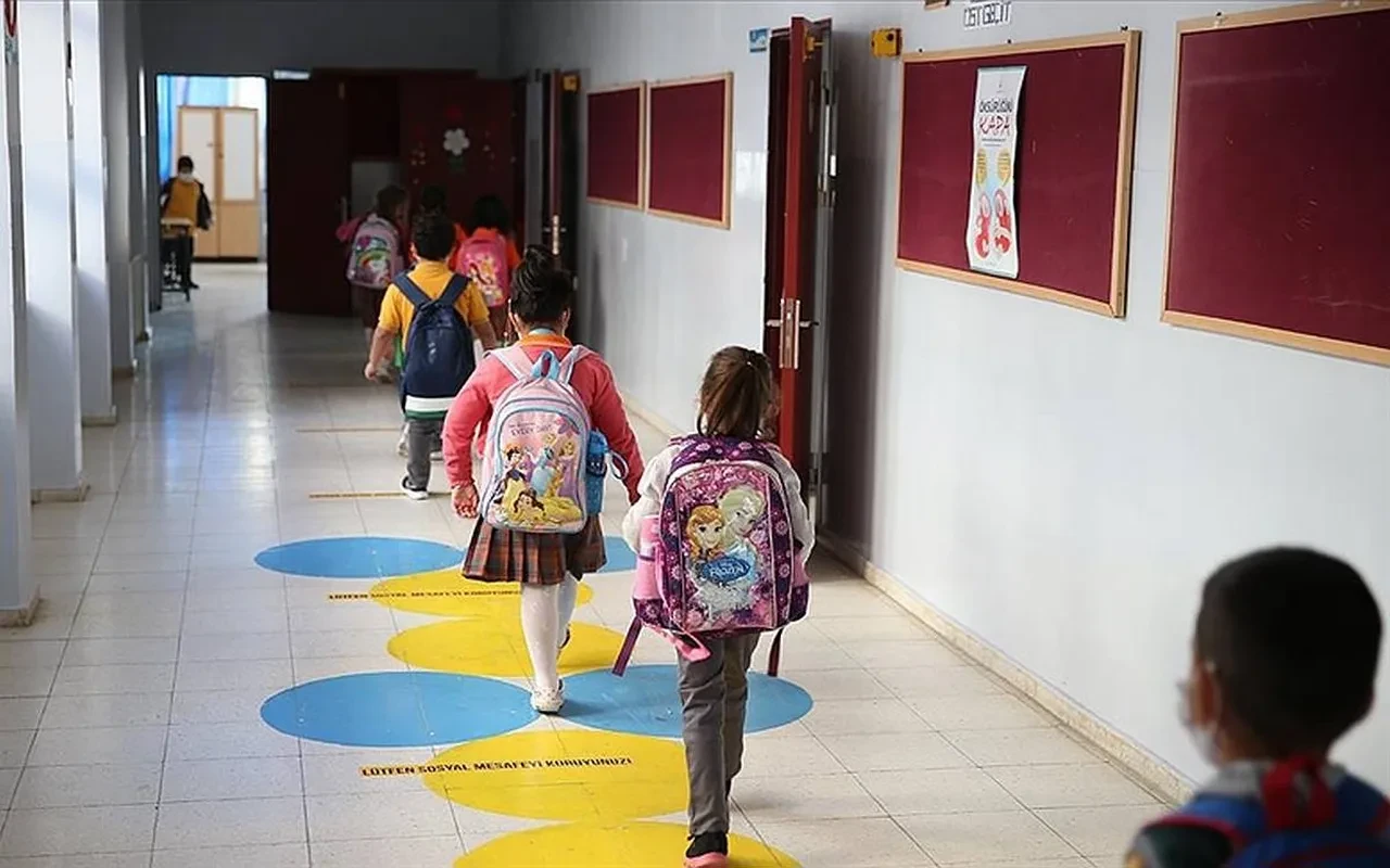 Okullar ne zaman kapanıyor: 2026 yaz tatili kaç gün? Karne günü ne zaman? Okulların kapanmasına kaç gün kaldı?