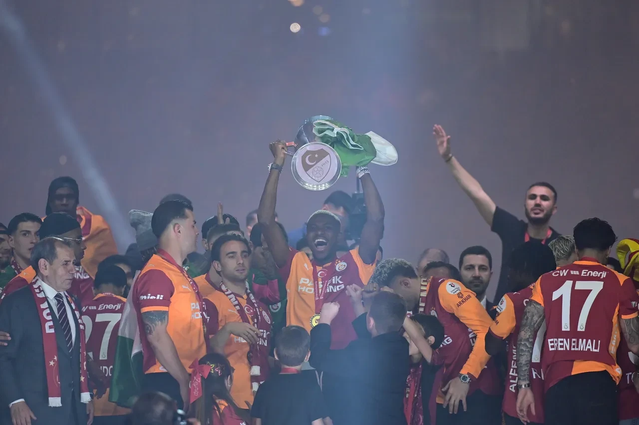 RAMS Park'ta tarihi gece: Galatasaray kupasına kavuştu