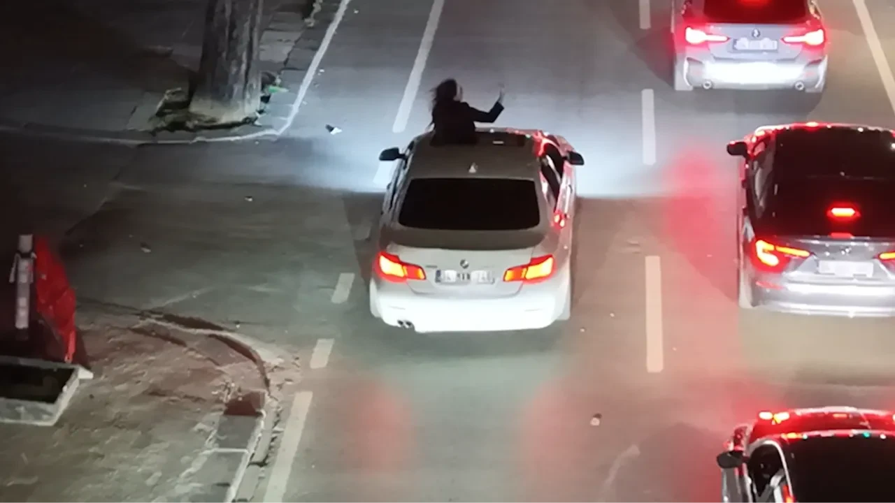 Sunrooftan çıktı, ceza yiyince beddua etti! Kadıköy'de pes dedirten görüntüler