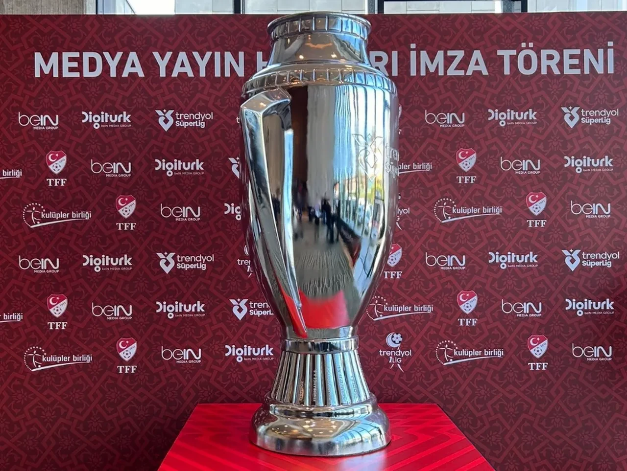 Süper Lig kupası değeri ne kadar, altın mı? 2026 Süper Lig şampiyonluk kupası değişti