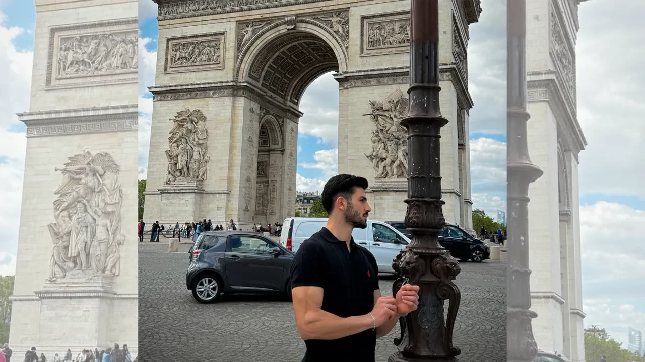 “Yakışıklı Mısırcı” Alper Temel Paris’te! Stant açması için Fransa’ya davet edildi