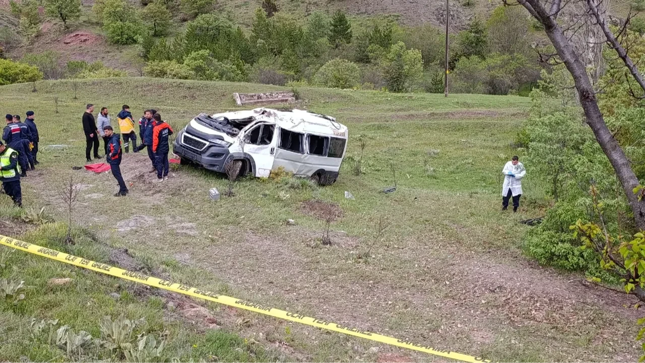 Yozgat'ta feci kaza! Öğrenci servisi şarampole uçtu: Çok sayıda ölü ve yaralı var